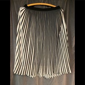 Black White Accordion Skirt size large